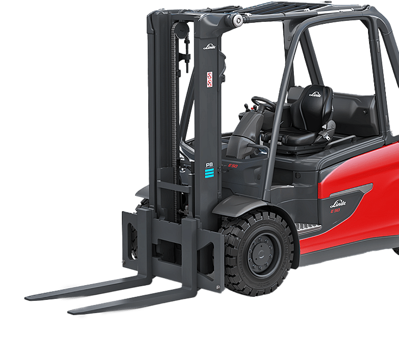 Vrijstaande Linde E50 elektrische heftruck, gezien vanaf de voorkant
